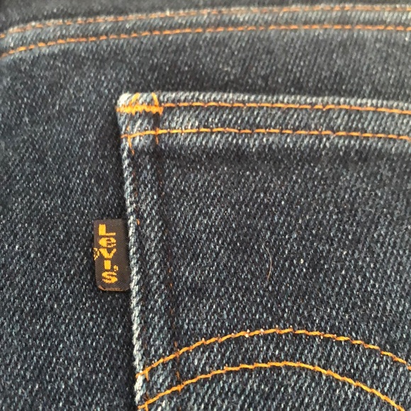 Fun vintage style stretchy Levi’s - Picture 2 of 6